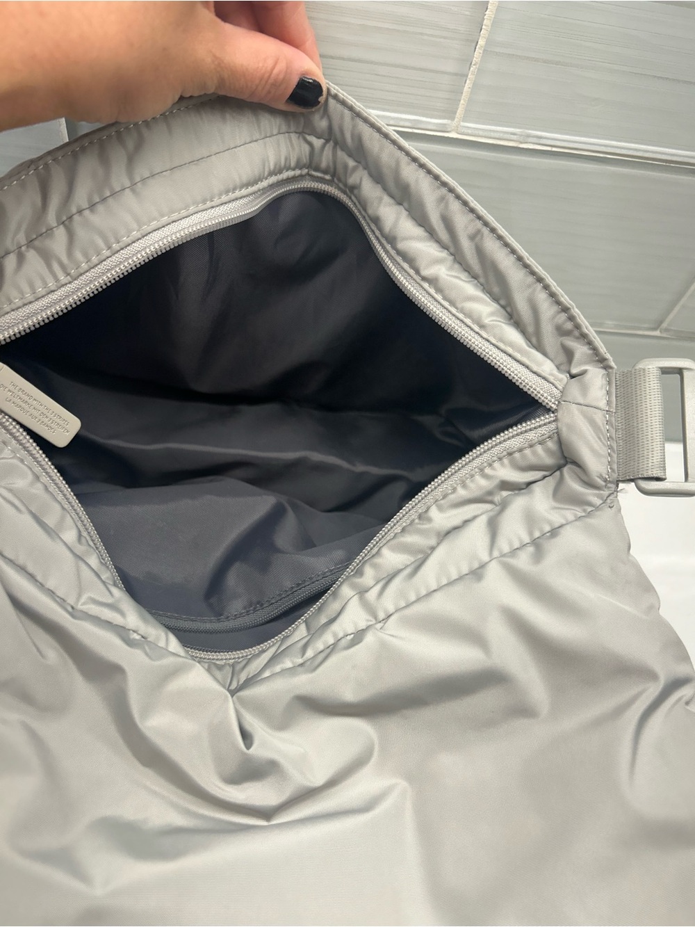 adidas Quilted Puffer Bag - Light Gray No strap included - Picture 4 of 5